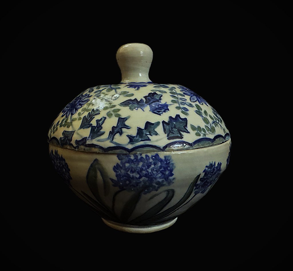 Functional ceramics from The Kitchen Sink The Kitchen Sink January 15 - February 25, 2026 The Kitchen Sink Juried by Jen Allen January 15 – February 25, 2026 Opening reception: Thursday, January 15, 5-8pm Molly Rose Arnstein / Scott Barton / Anne Bernard-Pattis / Kate Biderbost / Kimberly Gust / Mariko Brown Harkin / Erin Drake / Brittany Mabry / Jennifer Mecca / Connie Norman / Laura O’Donnell / Emily Rangel-Cascio The Kitchen Sink is a juried exhibition of contemporary functional ceramics by artists from across the United States, featuring items commonly found in the kitchen. The exhibition presents mugs, bowls, trays, serving dishes and more. Jen Allen is a studio potter, educator, and mother based in Morgantown, West Virginia. She earned her BFA from the University of Alaska, Anchorage, and her MFA from Indiana University, Bloomington. Jen and her husband, Shoji Satake, have two children, Annelise and Finn. When she’s not immersed in her pottery, teaching, or designing templates, you’ll likely find her at the hockey rink, cheering on her kids’ team. Functional ceramics from The Kitchen Sink The Kitchen Sink January 15 - February 25, 2026 The Kitchen Sink Juried by Jen Allen January 15 – February 25, 2026 Opening reception: Thursday, January 15, 5-8pm Molly Rose Arnstein / Scott Barton / Anne Bernard-Pattis / Kate Biderbost / Kimberly Gust / Mariko Brown Harkin / Erin Drake / Brittany Mabry / Jennifer Mecca / Connie Norman / Laura O’Donnell / Emily Rangel-Cascio The Kitchen Sink is a juried exhibition of contemporary functional ceramics by artists from across the United States, featuring items commonly found in the kitchen. The exhibition presents mugs, bowls, trays, serving dishes and more. Jen Allen is a studio potter, educator, and mother based in Morgantown, West Virginia. She earned her BFA from the University of Alaska, Anchorage, and her MFA from Indiana University, Bloomington. Jen and her husband, Shoji Satake, have two children, Annelise and Finn. When she’s not immersed in her pottery, teaching, or designing templates, you’ll likely find her at the hockey rink, cheering on her kids’ team. Functional ceramics from The Kitchen Sink The Kitchen Sink January 15 - February 25, 2026 The Kitchen Sink Juried by Jen Allen January 15 – February 25, 2026 Opening reception: Thursday, January 15, 5-8pm Molly Rose Arnstein / Scott Barton / Anne Bernard-Pattis / Kate Biderbost / Kimberly Gust / Mariko Brown Harkin / Erin Drake / Brittany Mabry / Jennifer Mecca / Connie Norman / Laura O’Donnell / Emily Rangel-Cascio The Kitchen Sink is a juried exhibition of contemporary functional ceramics by artists from across the United States, featuring items commonly found in the kitchen. The exhibition presents mugs, bowls, trays, serving dishes and more. Jen Allen is a studio potter, educator, and mother based in Morgantown, West Virginia. She earned her BFA from the University of Alaska, Anchorage, and her MFA from Indiana University, Bloomington. Jen and her husband, Shoji Satake, have two children, Annelise and Finn. When she’s not immersed in her pottery, teaching, or designing templates, you’ll likely find her at the hockey rink, cheering on her kids’ team.